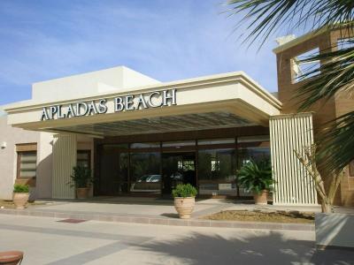 Apladas Beach **** - hezký a moderní hotel u pláže