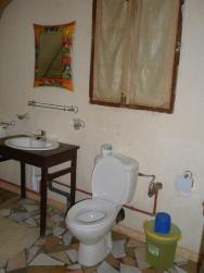 Grace Lodge Andasibe - hlavní budova - apartmá - koupelna