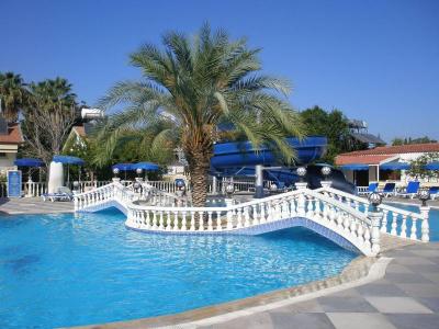 Riverside Holiday Village - klidný romantický areál