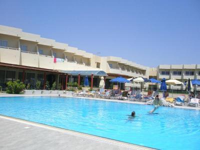 Hotel Relax - pěkná trojka na ostrově Rhodos kousek od pláže