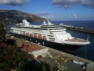 výhledy ze zahrady na Funchal s přístavem
