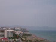 Výhled ze střechy hotelu na letovisko Torremolinos.