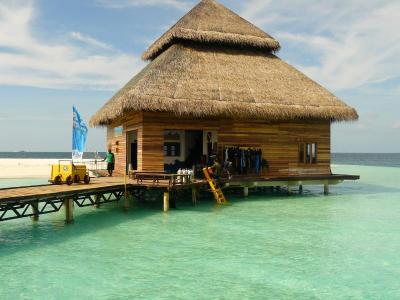 Adaaran Rannalhi Club Resort***