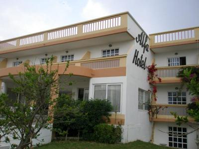 Prohlídka hotelu Alfa - slušná trojka kousek od pláže