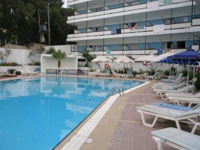 Prohlídka hotelu Belair Beach **** - starší 4* hotel u pláže
