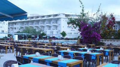 Prohlídka a nocleh v hotelu Daima 