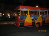Autobus na projíždce po Makadi