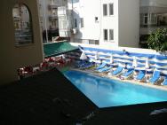 bazén hotelu Glaros