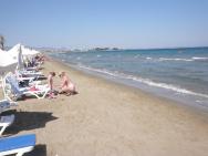 Pláž u Famagusty-výlet asi 70 km od hotelu.