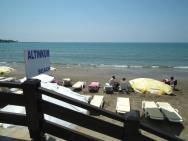 pláž pro hosty hotelu Altinkum