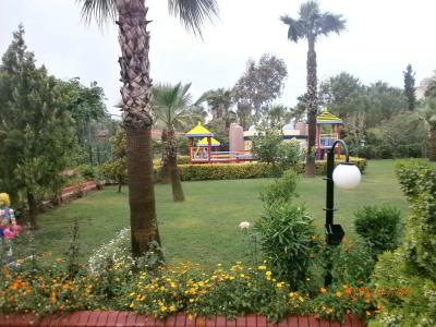 Holiday Garden resort Turecko -Okulcalar