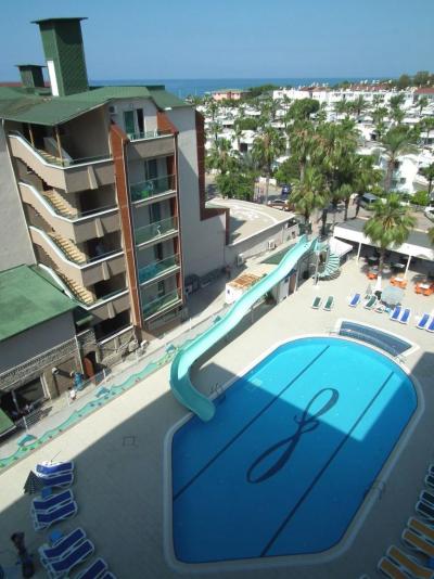 Prohlídka moderního hotelu Infinity Beach **** v Konakli