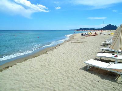 Prohlídka hotelu Club Colostrai **** - pěkný komplex u rozlehlé písčité pláže