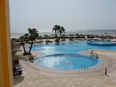 Resort  BLUE REEF u moře, moře bez vody  pouze s lagunou!!