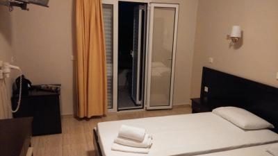 Hotel Paradise 26.6-7.7.2014