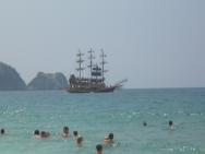 jedna z výletních lodí pirátů
den cca 30-70euro