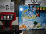 Automat na pití (čepovalo se i do lahví...) ale za dinár to máte legální :D
