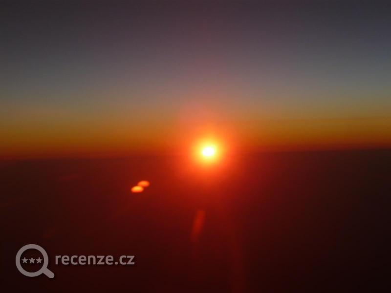 západ slunce - pohled z letadla