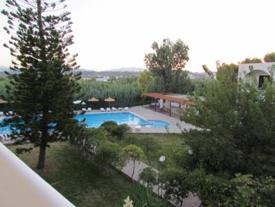 Velmi pozitivní detailní recenze hotelu Aelia Resort, do roku 2014 Reni Sky