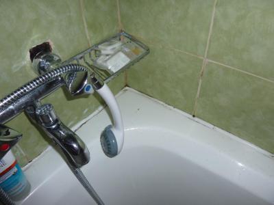 Plíseň, špinavé nádobí, bodrel v areálu, ... - hrůza