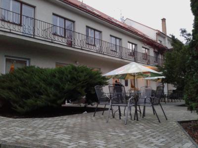 Hotel Amerika můžeme doporučit