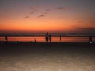 Západ slunce nad Indickým oceánem - kousek od hotelu