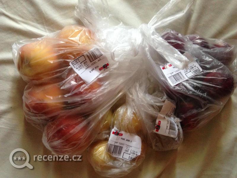 kupované ovoce z obchodu 