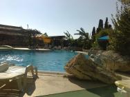 Romantický bazén v hotelu Palm Beach