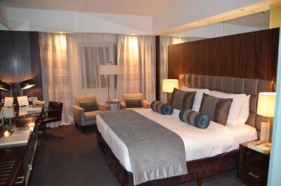 Bonnington Jumeirah Lakes Towers *****