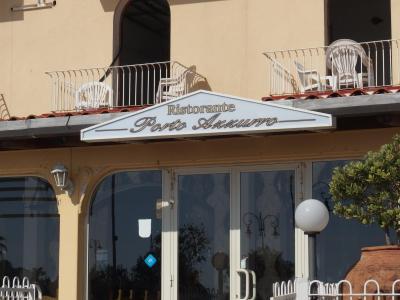 Hotel je momentálne celý v rekonštrukcii - apríl 2016