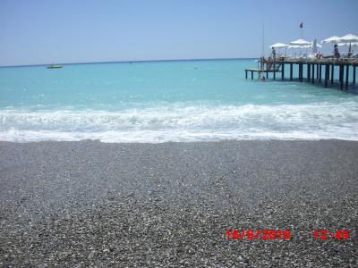 Neurazí, ale ani nenadchne....