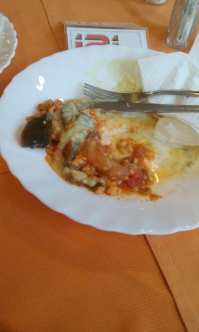 Hotel za 3, personálza 5