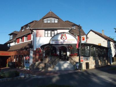 Hotel PIROSKA (Bük)