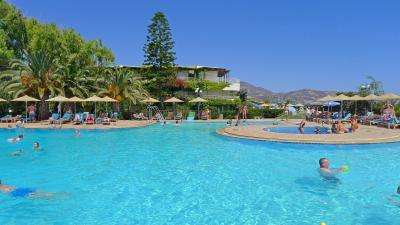 Skvělý hotel, slabší moře