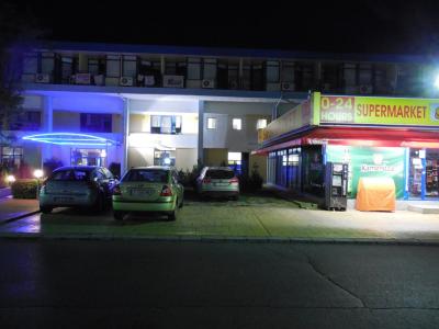 Spíš ubytovna, 3 hvězdičkám neodpovídá, dal bych 2