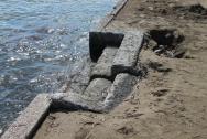 betonové schody do moře