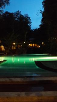 večerní pohled na bazén