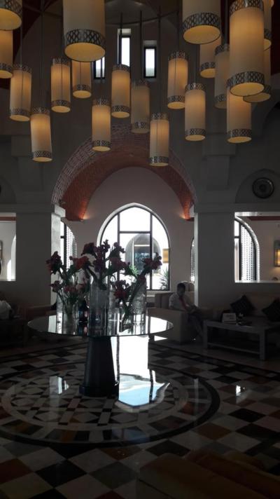 Prehliadka hotela Cove Rotana