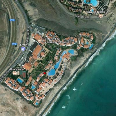 Krásný hotel, ale větrno, jako všude na Fuerteventuře, daleko od letiště