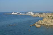 pohled z přístavní pevnosti ve městě Kyrenia