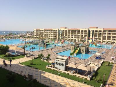 LUXUSNÍ WHITE BEACH RESORT 5*