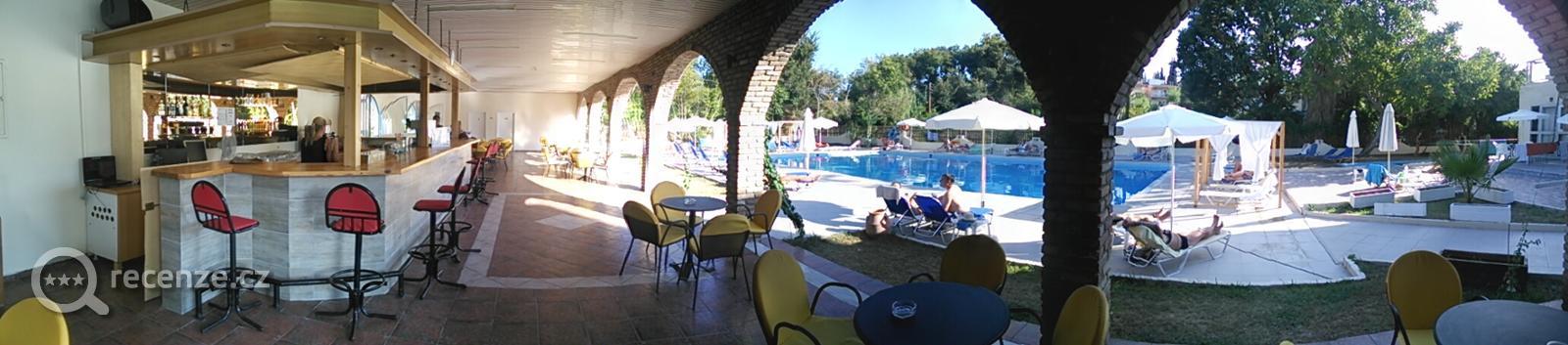 Hotel Amalia - bar u bazenu
