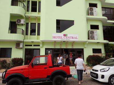 Prohlídka hotelu Central**