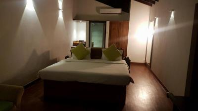 DEER PARK HOTEL U JEZERA GIRITALE