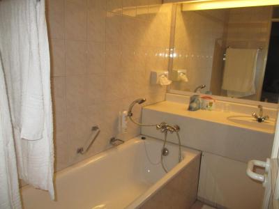 Dobrý průvodce a služby CK, ale kuřácký autobus :-/