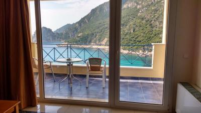 Korfu jako ostrov protikladů (Ermones)