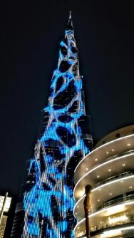 Burj Khalifa je v noci nádherná 