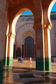 K vidění v okolí - exteriér mešity