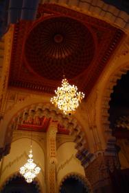 K vidění v okolí - interiér mešity