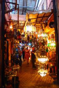Úzké uličky mediny v Marrakéši